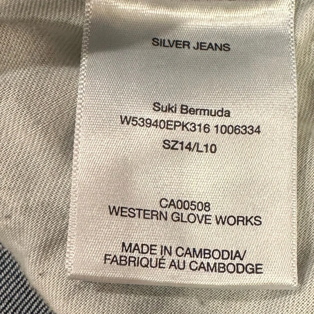 Silver Suki Bermuda Shorts, Size 14 - Picture 7 of 10